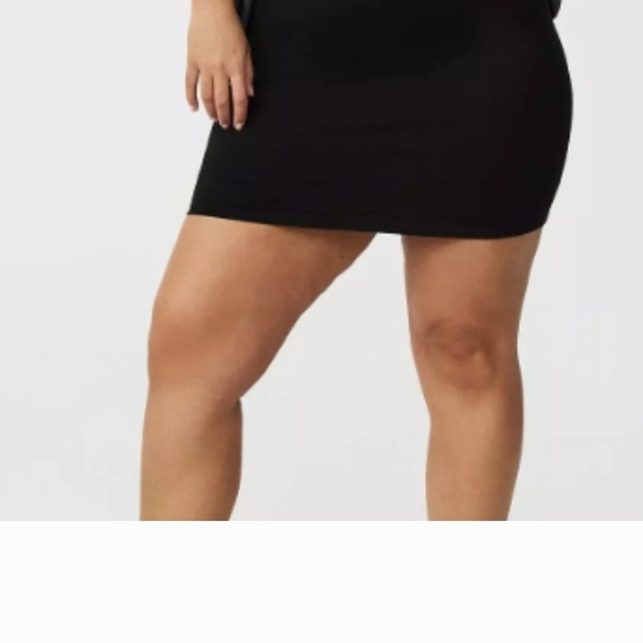 Torrid Chic Black Mini Skirt Size 14 - Picture 2 of 5